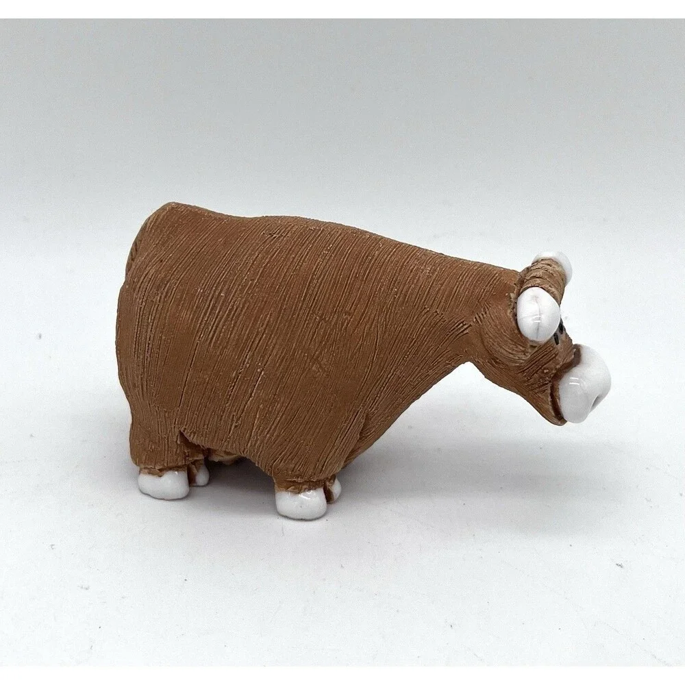 aR Artesania Rinconada Vintage #35 Highland Cow Figurine